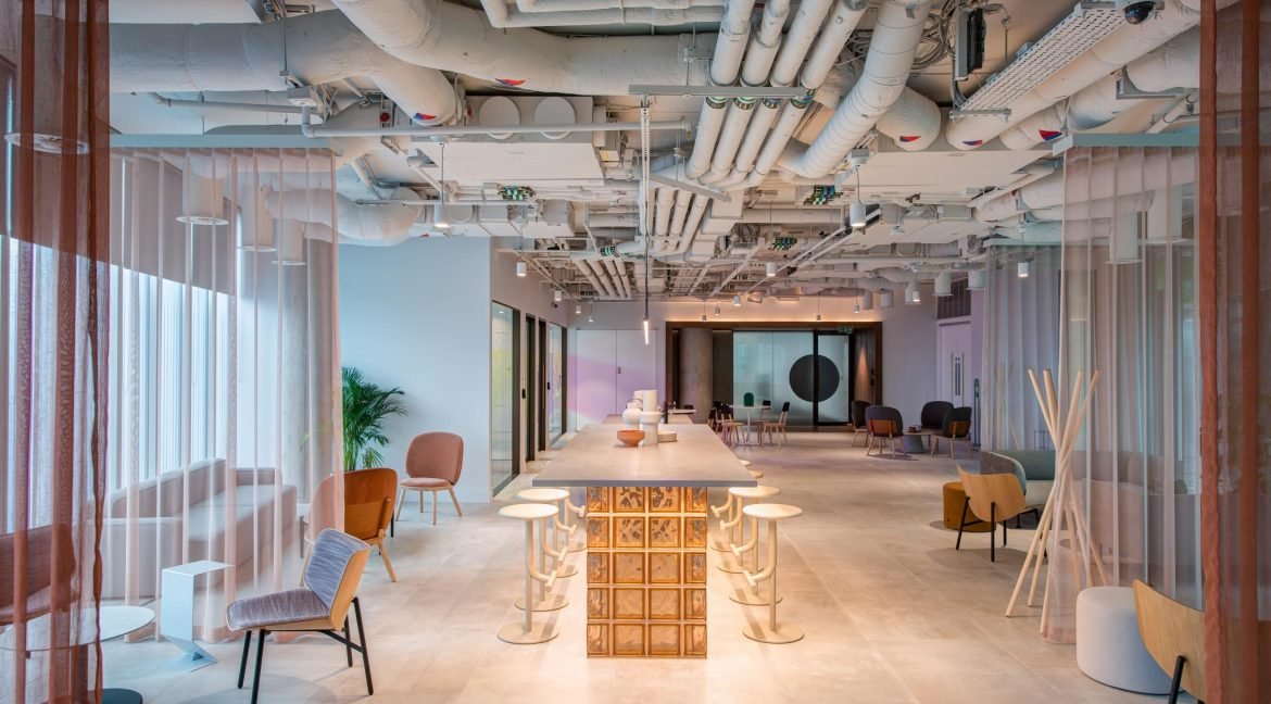 2 Kingdom Street - Breakout
