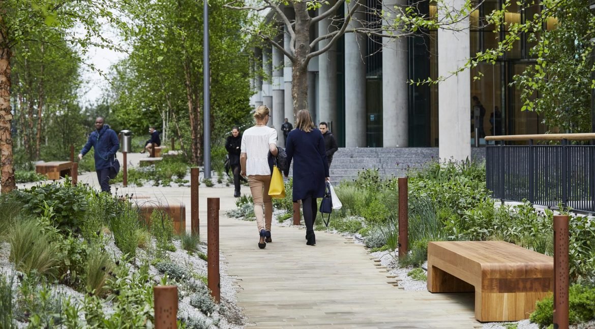 2 Kingdom Street - Outside walkway