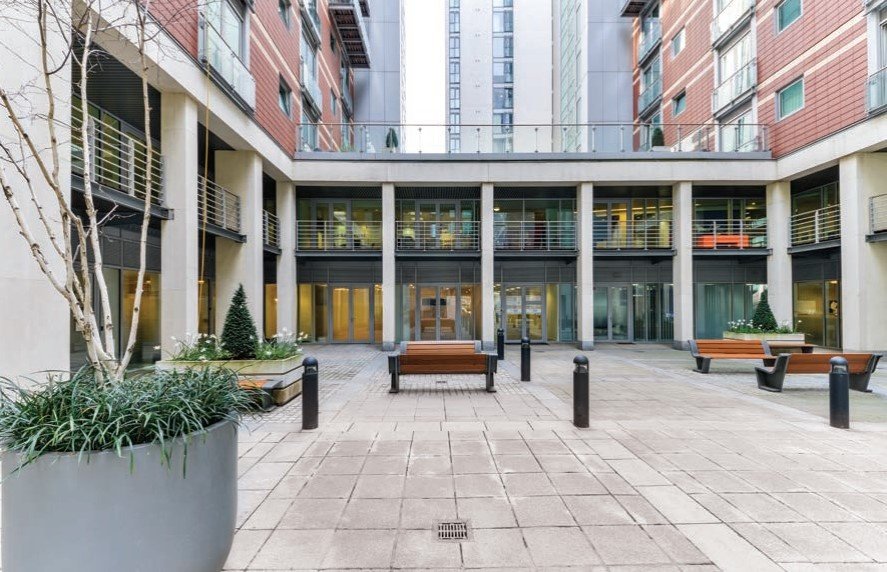 9 Albert Embankment - Courtyard