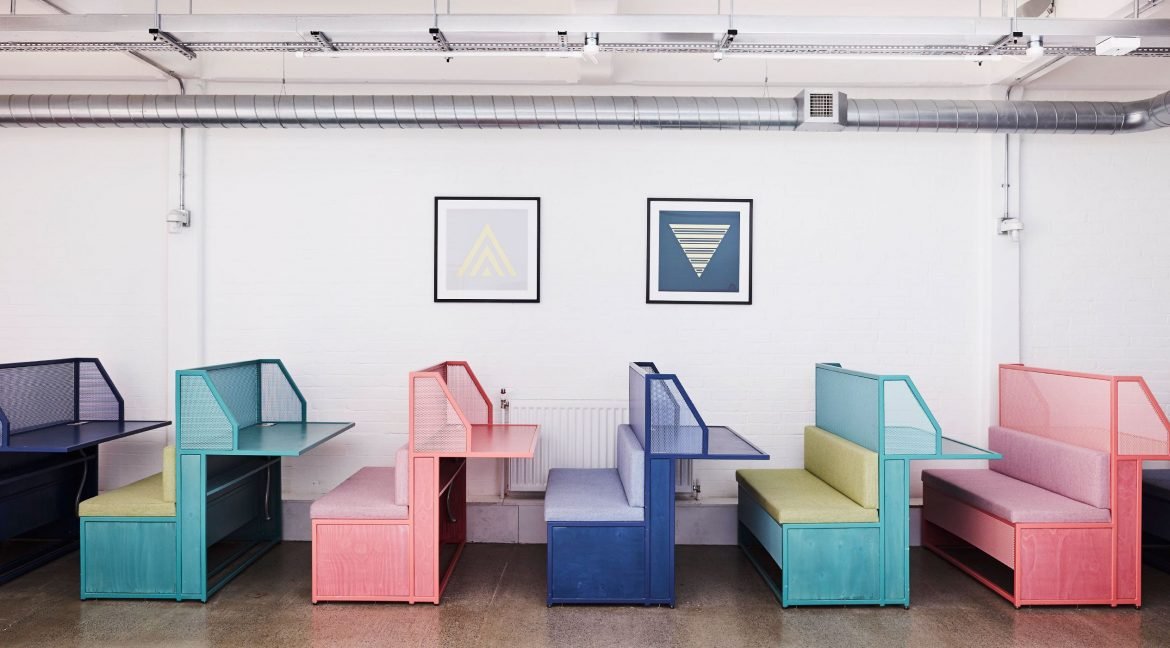 133 Whitechapel High Street desks