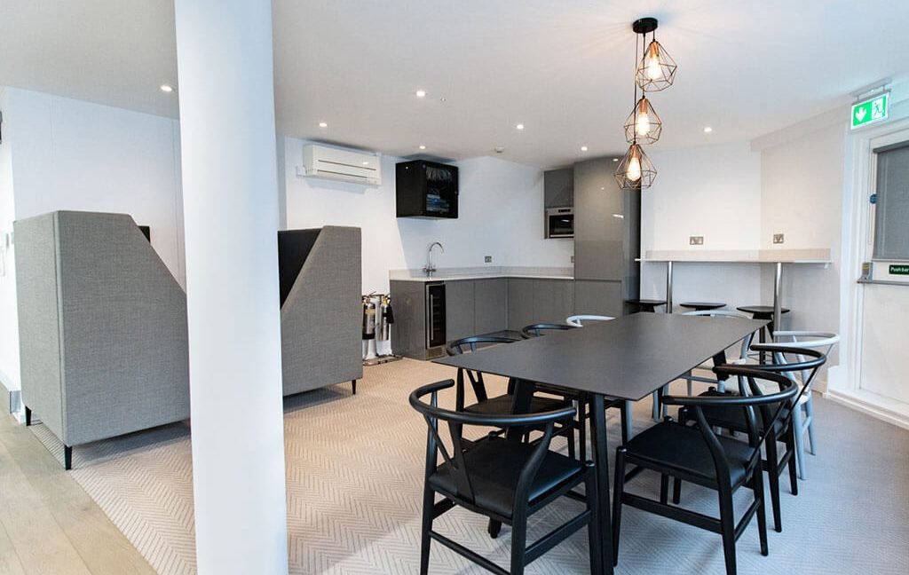 21-22 Warwick Street Breakout