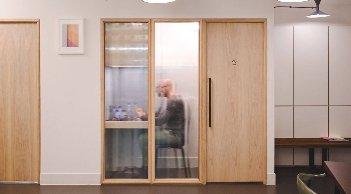 3 Lloyds Avenue Focus booths