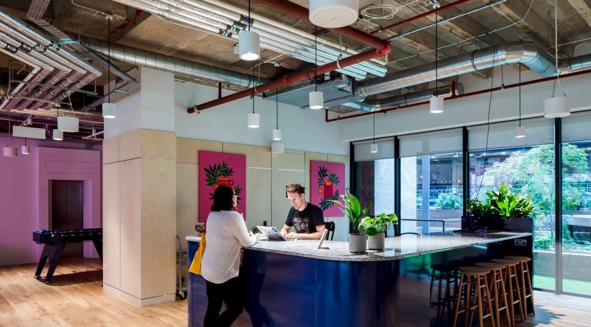 8 Devonshire Square front desk