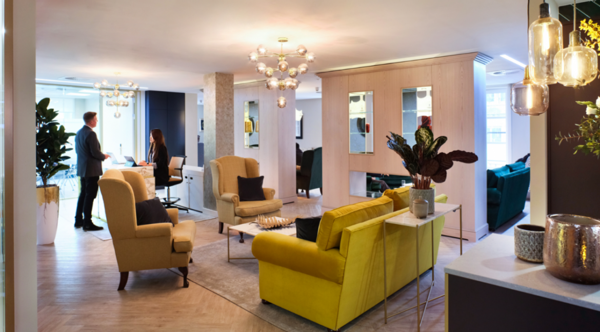 13 Hanover Square Lounge