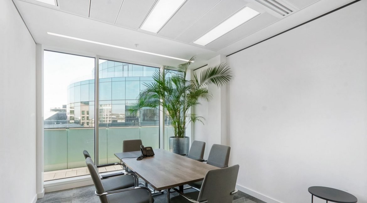 20 St Andrew Street meeting room
