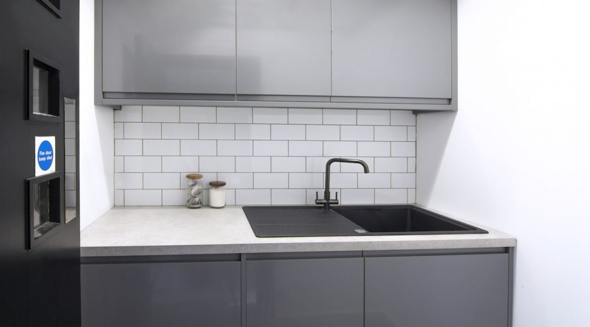 129 Oxford Street kitchenette