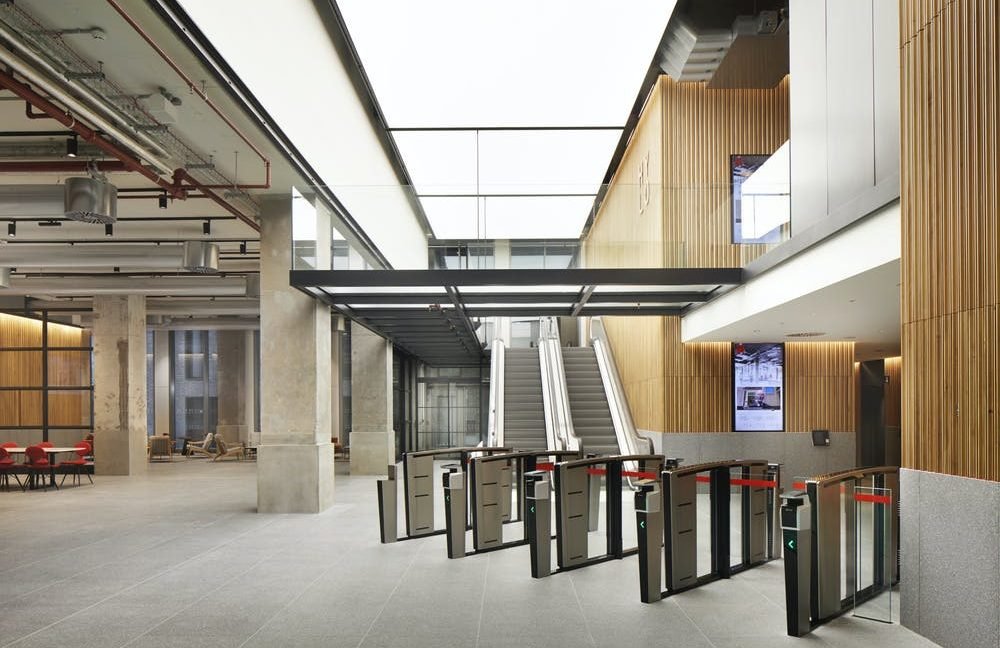 Hylo entrance
