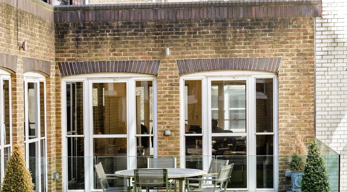 18 Cavendish Square balcony