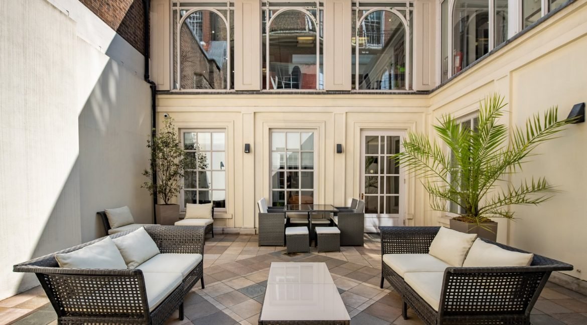 4 Cavendish Square terrace