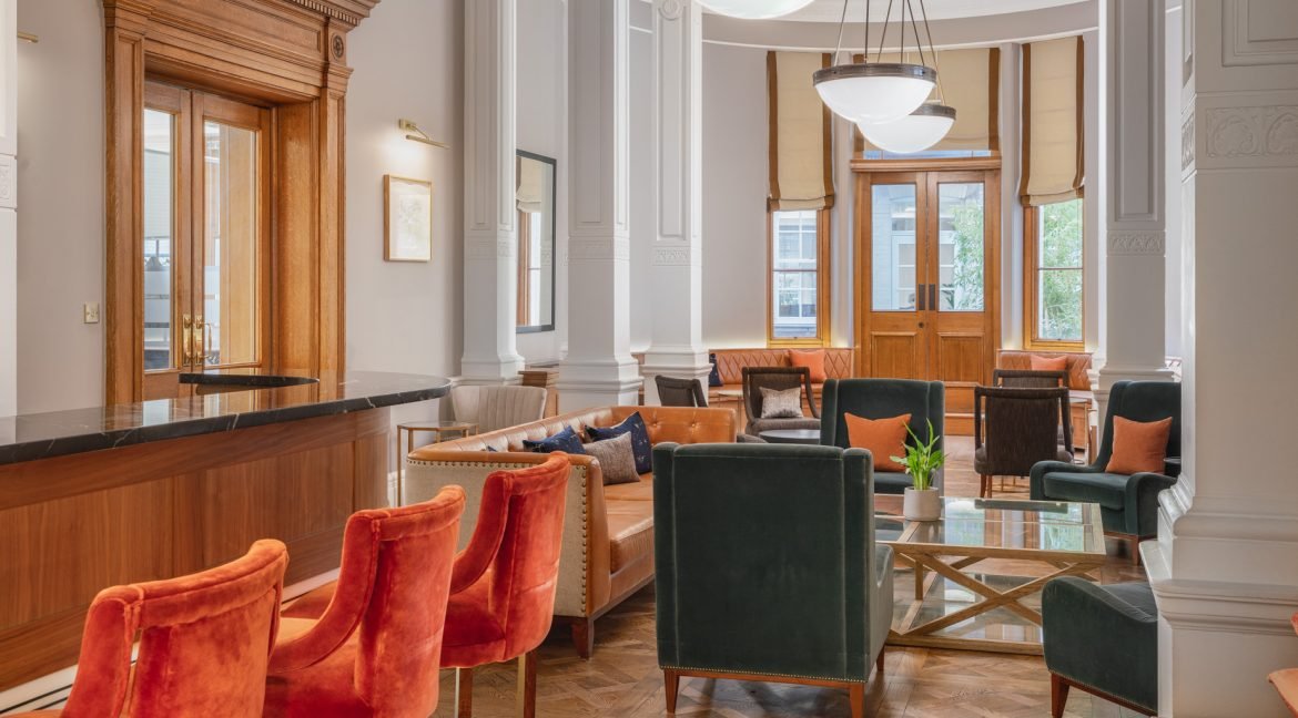 Central Court Whisky lounge
