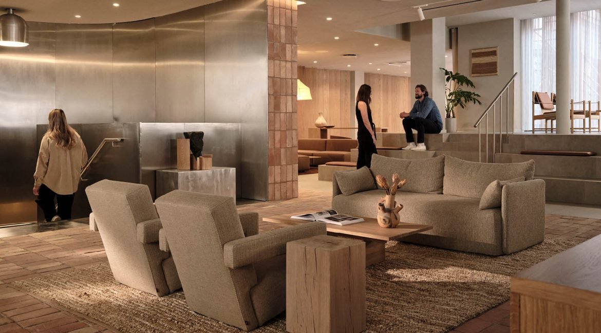 Chancery House gallery lounge2